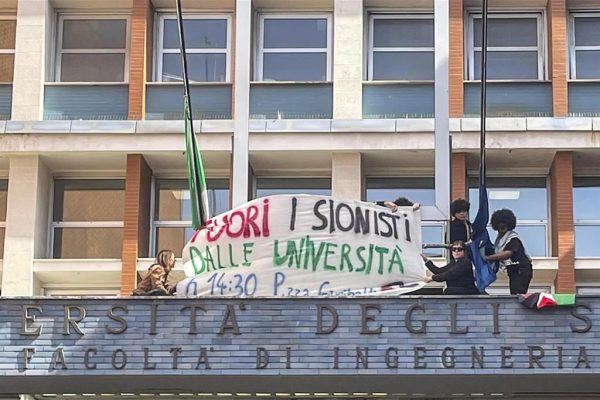 In nome della libertà ci portano nelle caverne dei pasdaran