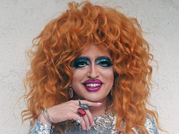 Ci mancava la drag queen pro Hamas