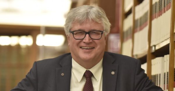 Il sindaco che mise la testa sotto la sabbia