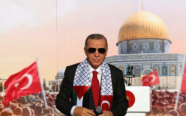 La Turchia in piazza, ora Erdogan rischia